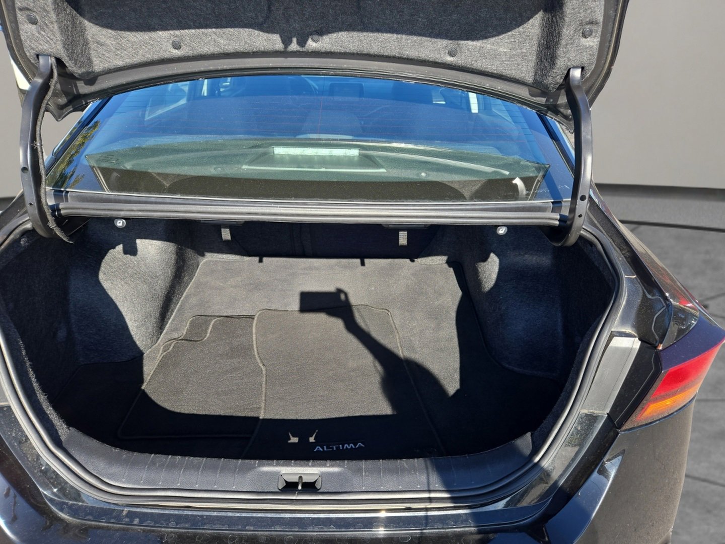 Used 2023 Nissan Altima 2.5 SV image 28