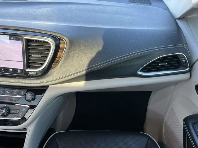 Used 2023 Chrysler Pacifica Limited image 19