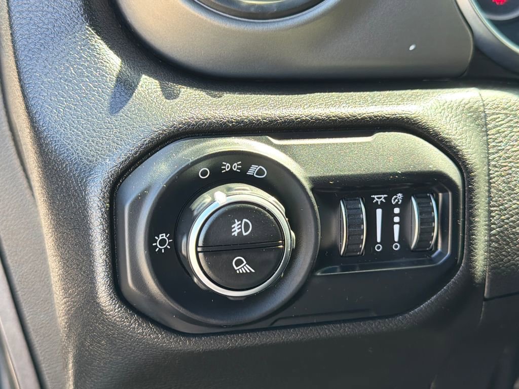 Used 2022 Jeep Gladiator Sport w/ Trailer Tow Package AWD/4WD image 23
