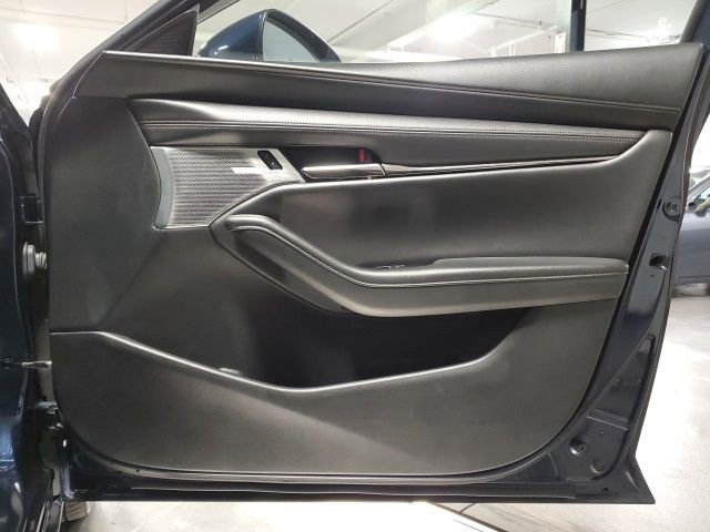 Used 2019 MAZDA MAZDA3 AWD Hatchback w/ Preferred Pkg image 26