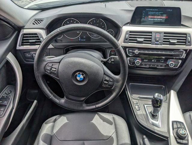 Used 2018 BMW 320i Sedan image 12