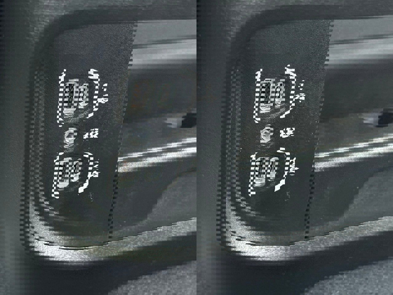 Used 2024 RAM 2500 Big Horn w/ Safety Group image 25