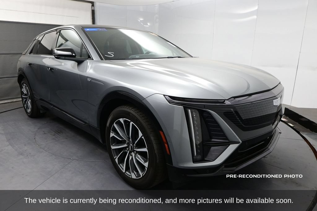Used 2024 Cadillac Lyriq Sport RWD image 3