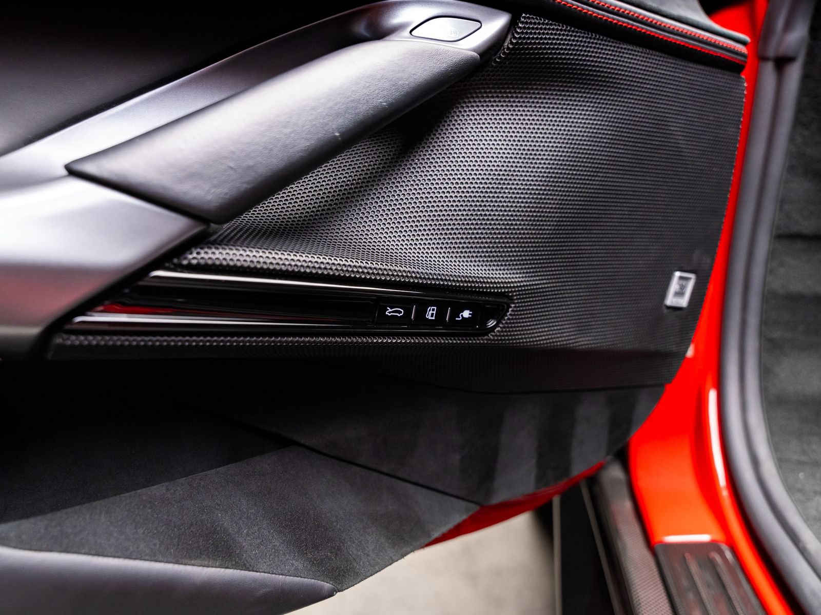Used 2021 Ferrari SF90 Stradale AWD/4WD image 92