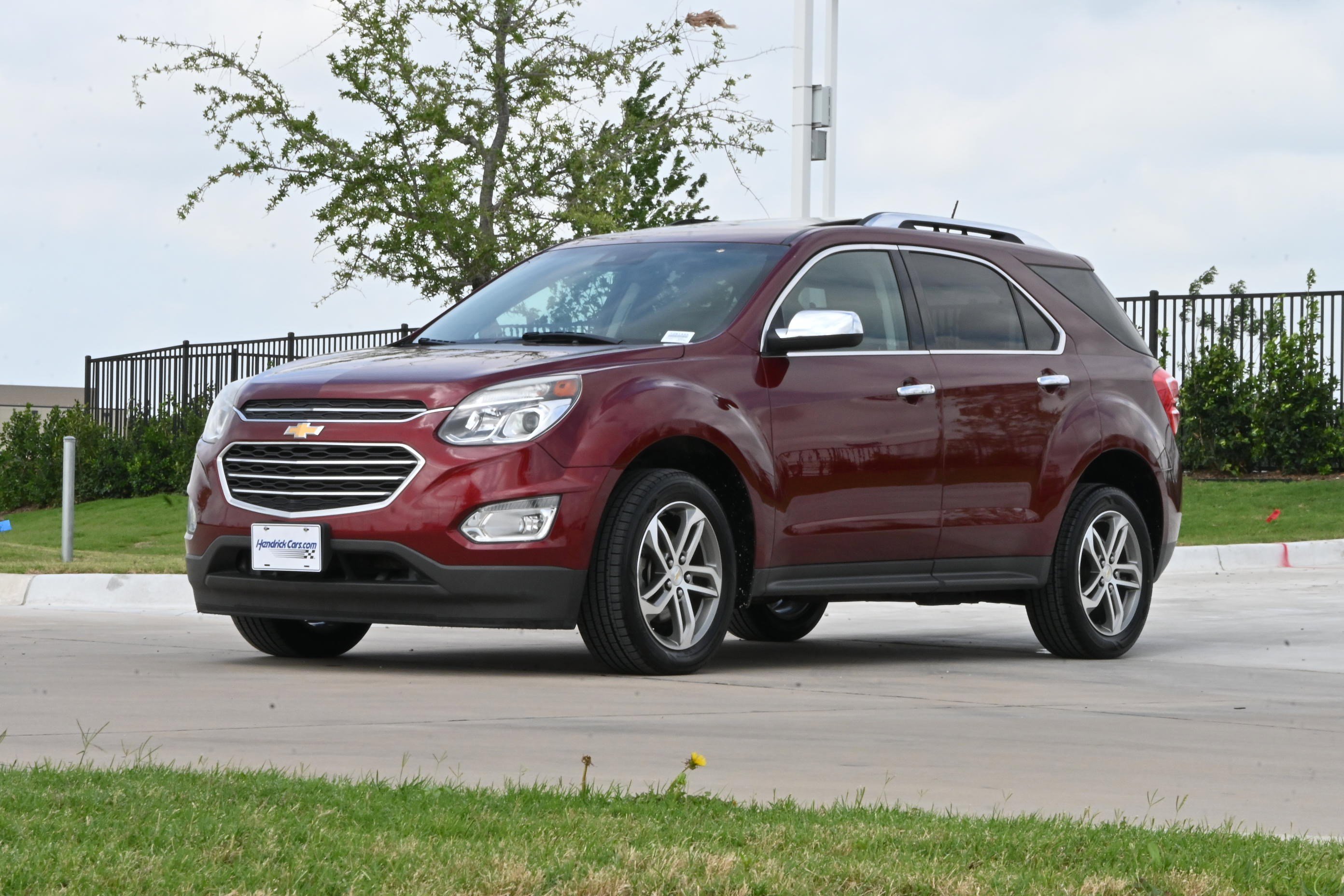 Used 2017 Chevrolet Equinox Premier w/ Enhanced Convenience Package FWD image 5