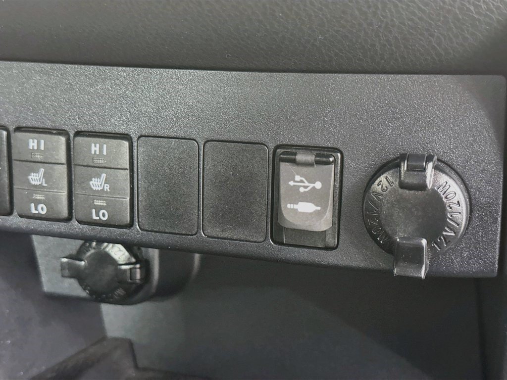 Used 2016 Toyota RAV4 Limited FWD image 41