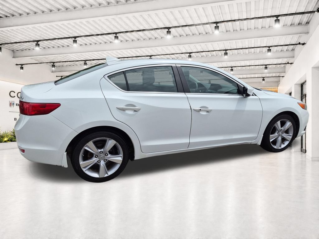 Used 2015 Acura ILX w/ Technology Package FWD image 12