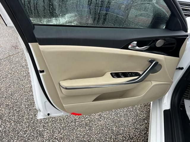 Used 2023 Kia Stinger GT-Line w/ Sun & Sound Package image 10