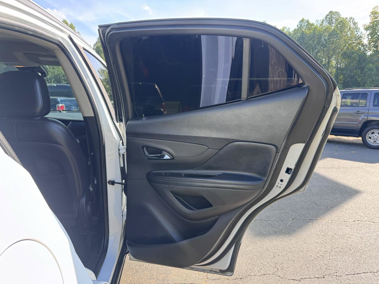 Used 2019 Buick Encore Essence AWD/4WD image 15