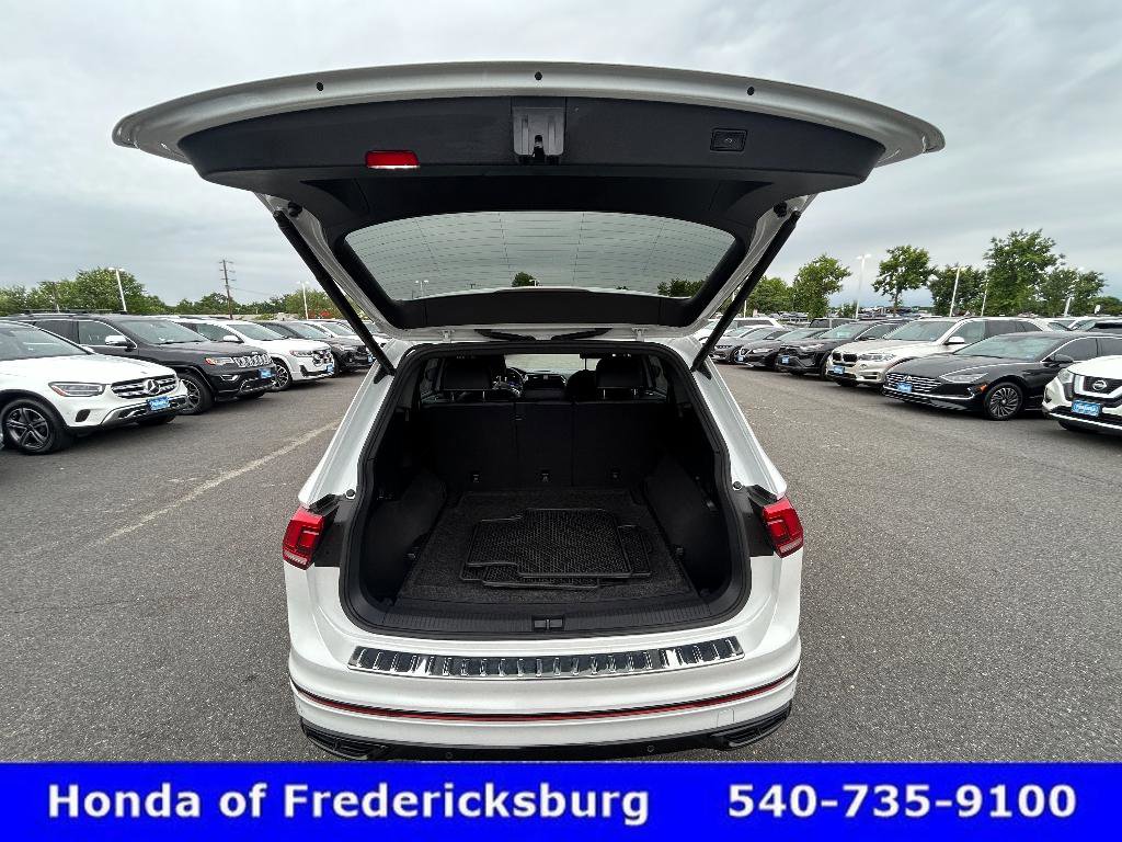 Used 2022 Volkswagen Tiguan SE R-Line AWD/4WD image 12