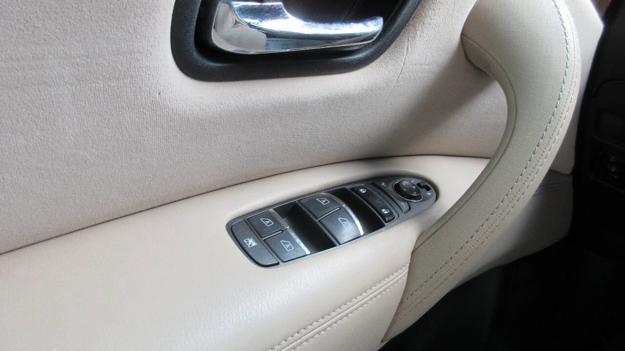 Used 2017 Nissan Armada SV RWD image 39