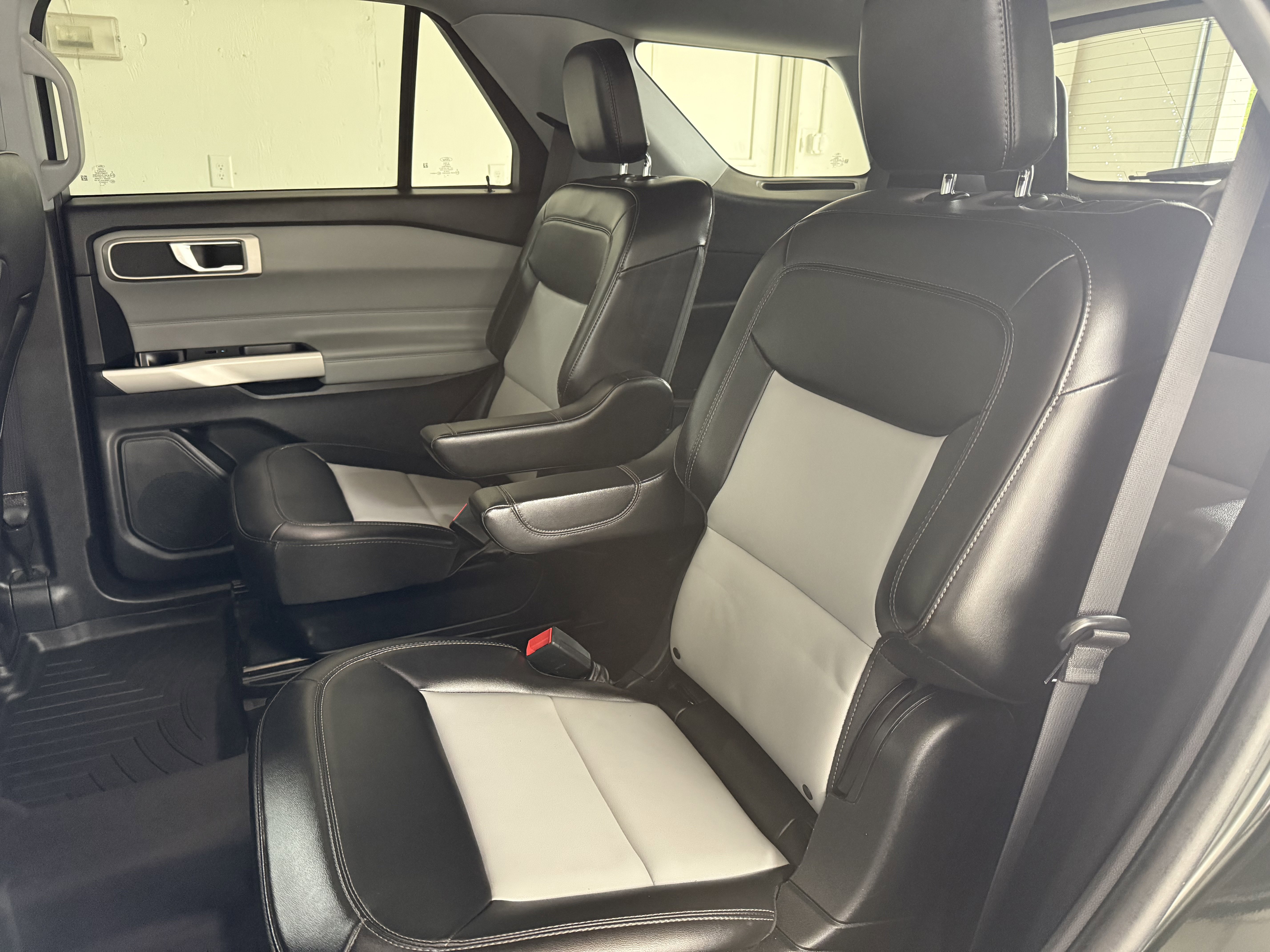 Used 2022 Ford Explorer XLT w/ Equipment Group 202A image 40