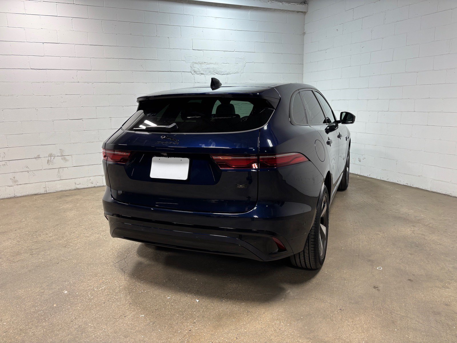 Used 2026 Jaguar F-PACE R-Dynamic S AWD/4WD image 7