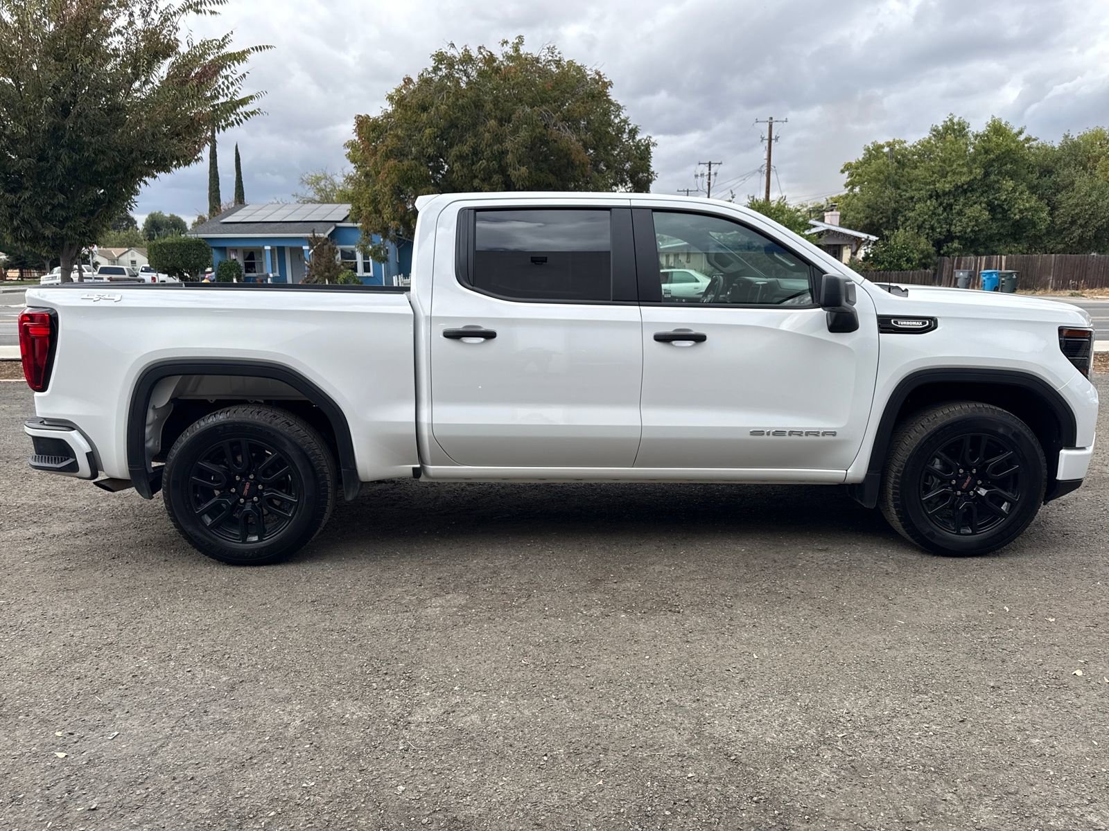 Used 2025 GMC Sierra 1500 Pro w/ Graphite Edition image 6