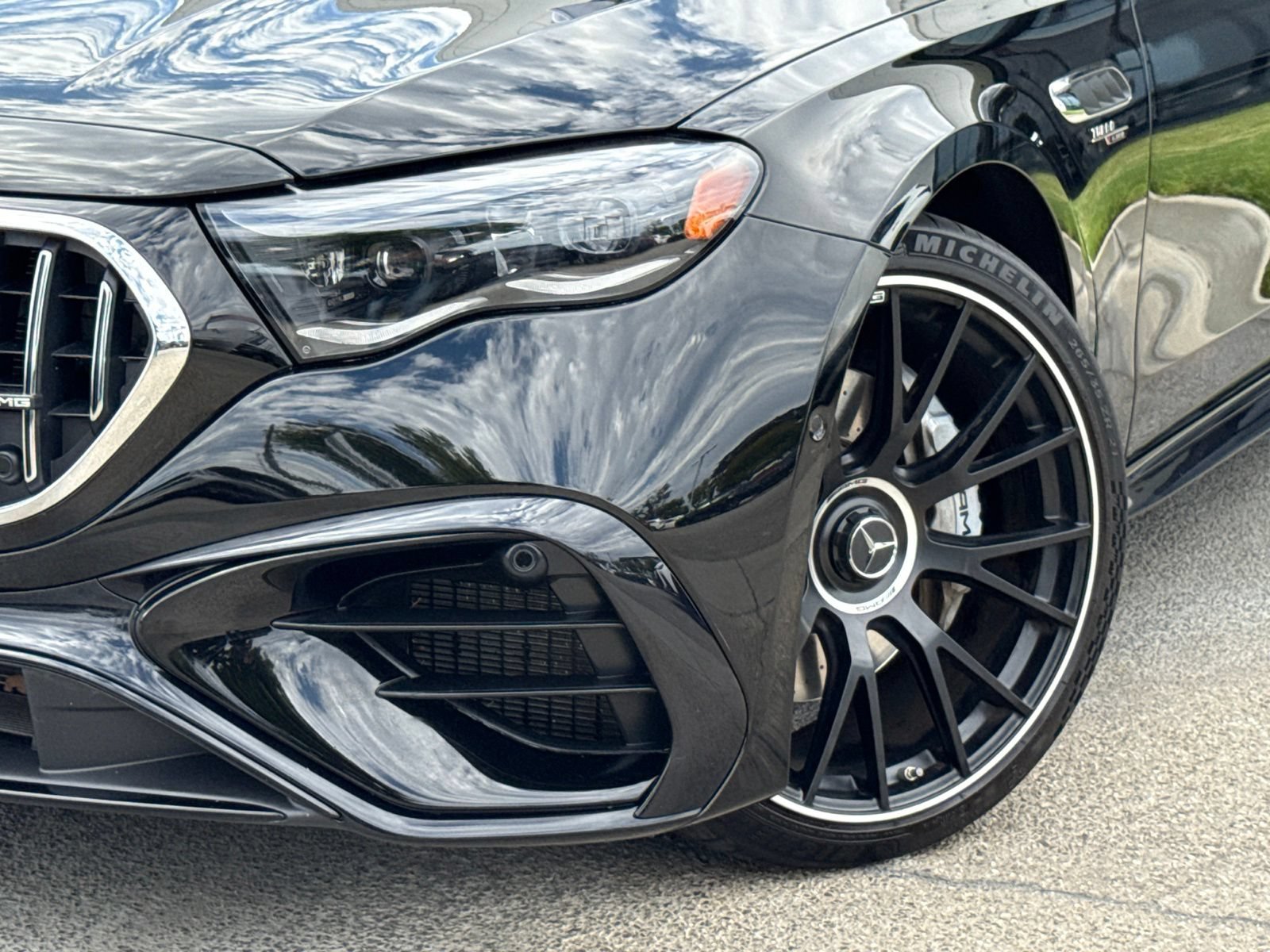 Used 2025 Mercedes-Benz E 53 AMG e 4MATIC Sedan image 3