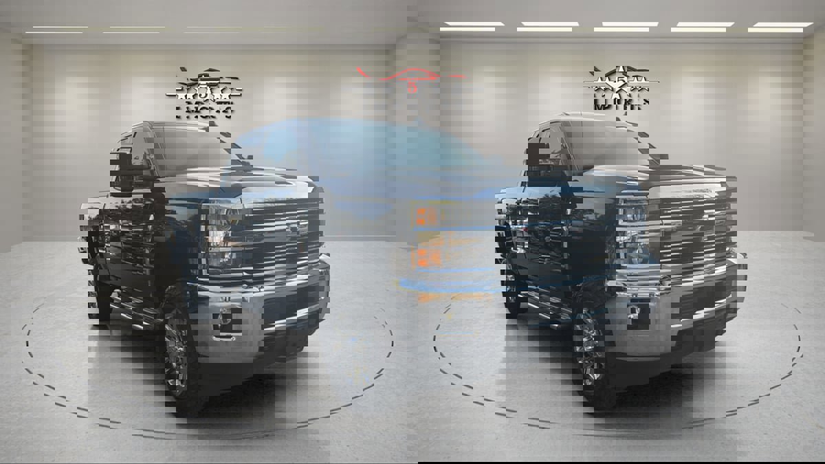 Used 2016 Chevrolet Silverado 2500 LT w/ LT Convenience Package image 6