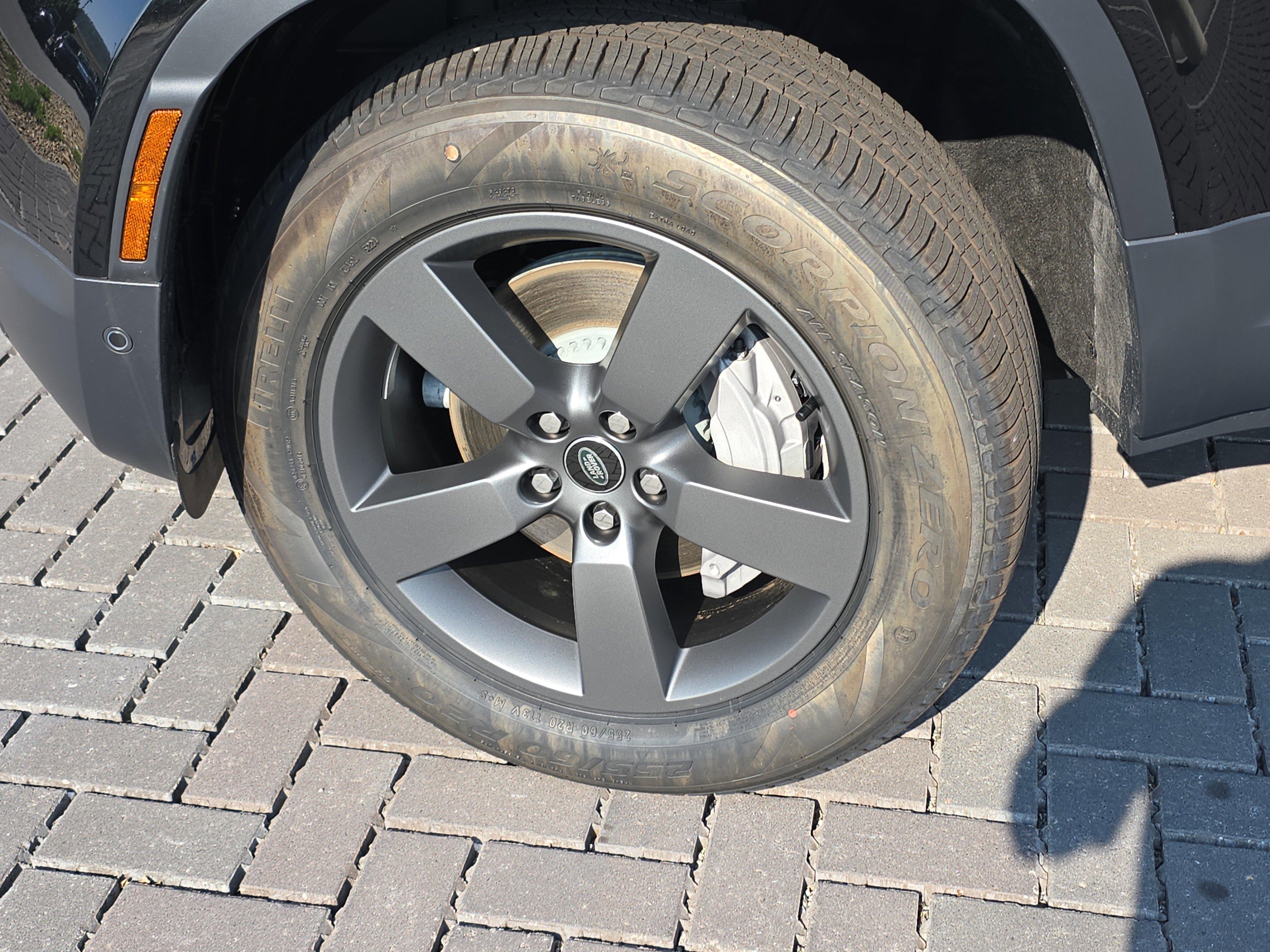 Used 2025 Land Rover Defender 110 S image 10