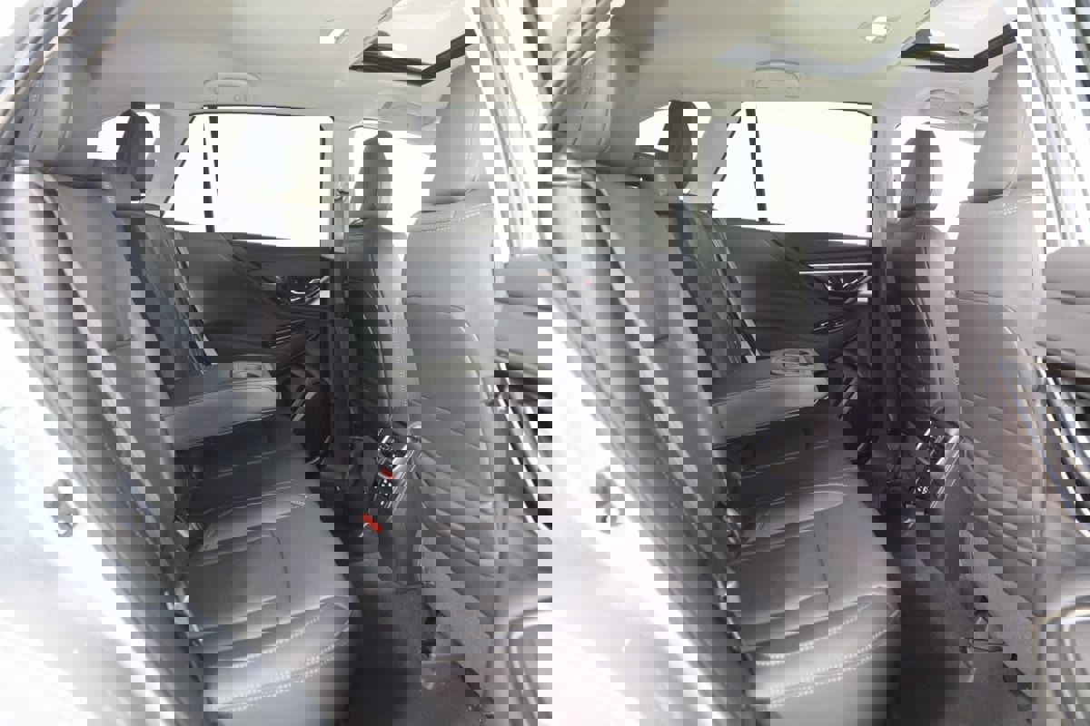 Used 2025 Subaru Outback Touring XT image 14