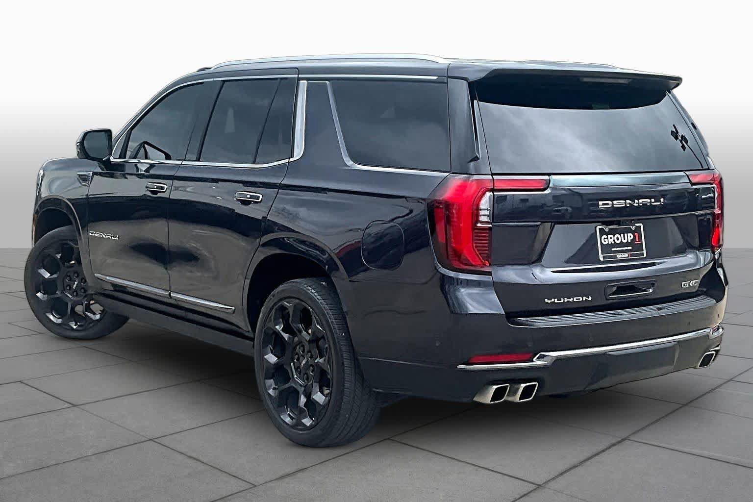 Used 2025 GMC Yukon Denali Ultimate w/ LPO, Floor Liner Package AWD/4WD image 12