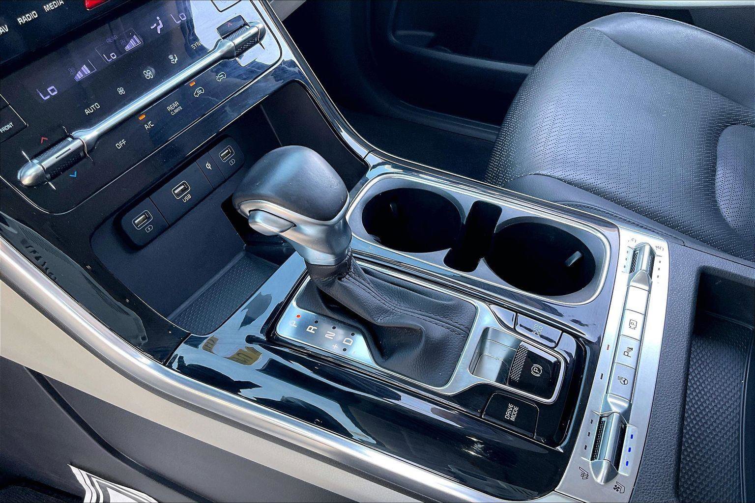 Used 2024 Kia Carnival SX Prestige FWD image 16