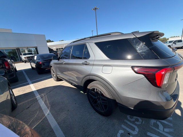 Used 2025 Ford Explorer ST w/ Sun And Sound Package AWD/4WD image 3