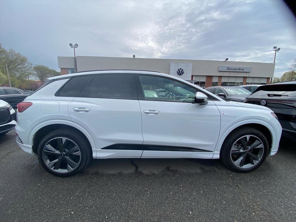 Used 2023 Audi Q4 e-tron Premium Plus w/ Premium Plus image 2