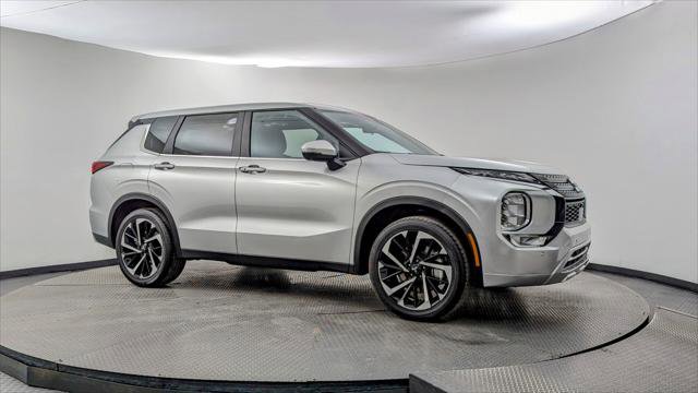 Used 2024 Mitsubishi Outlander SE image 11