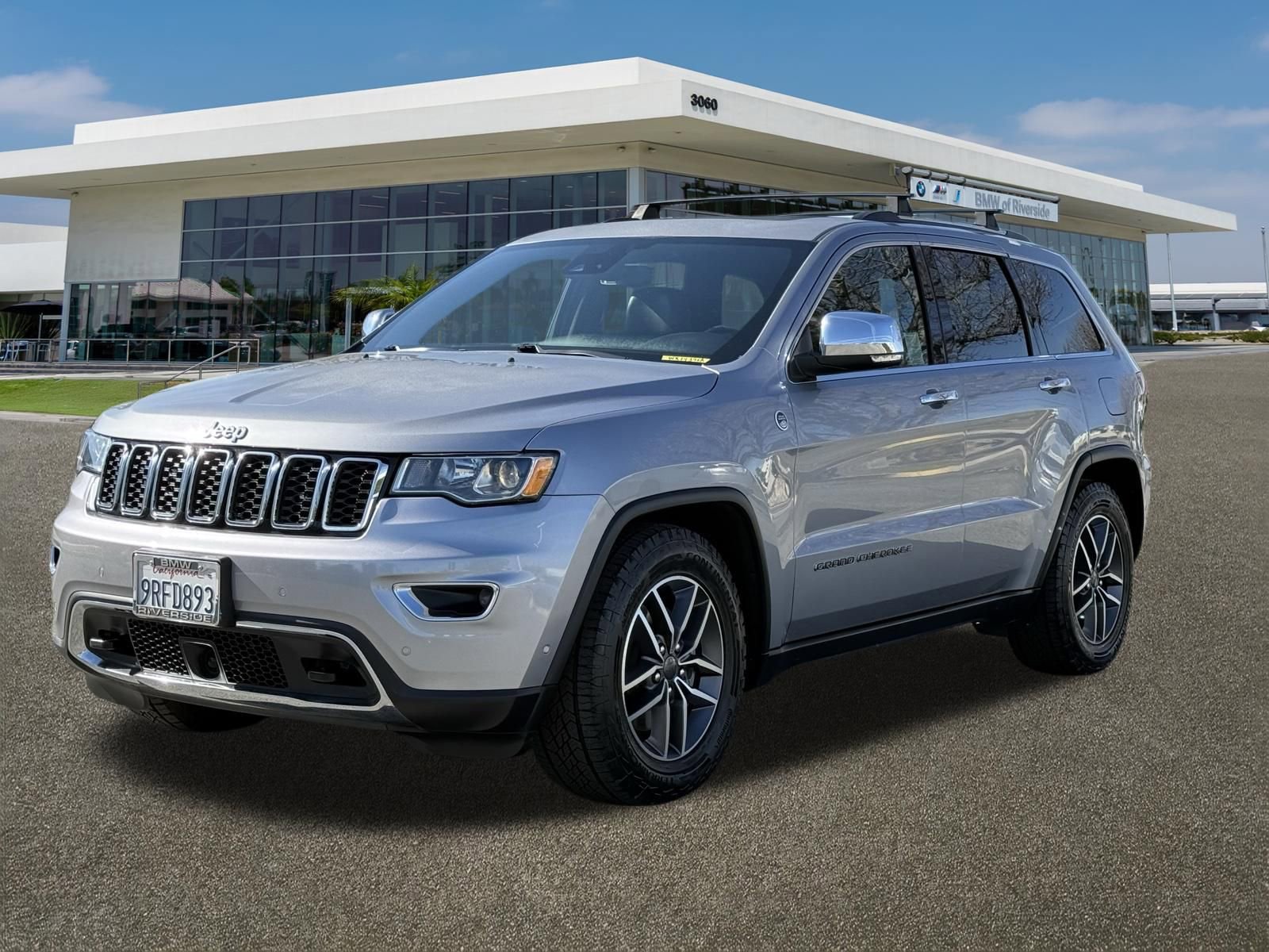 Used 2021 Jeep Grand Cherokee Limited w/ Luxury Group II image 4