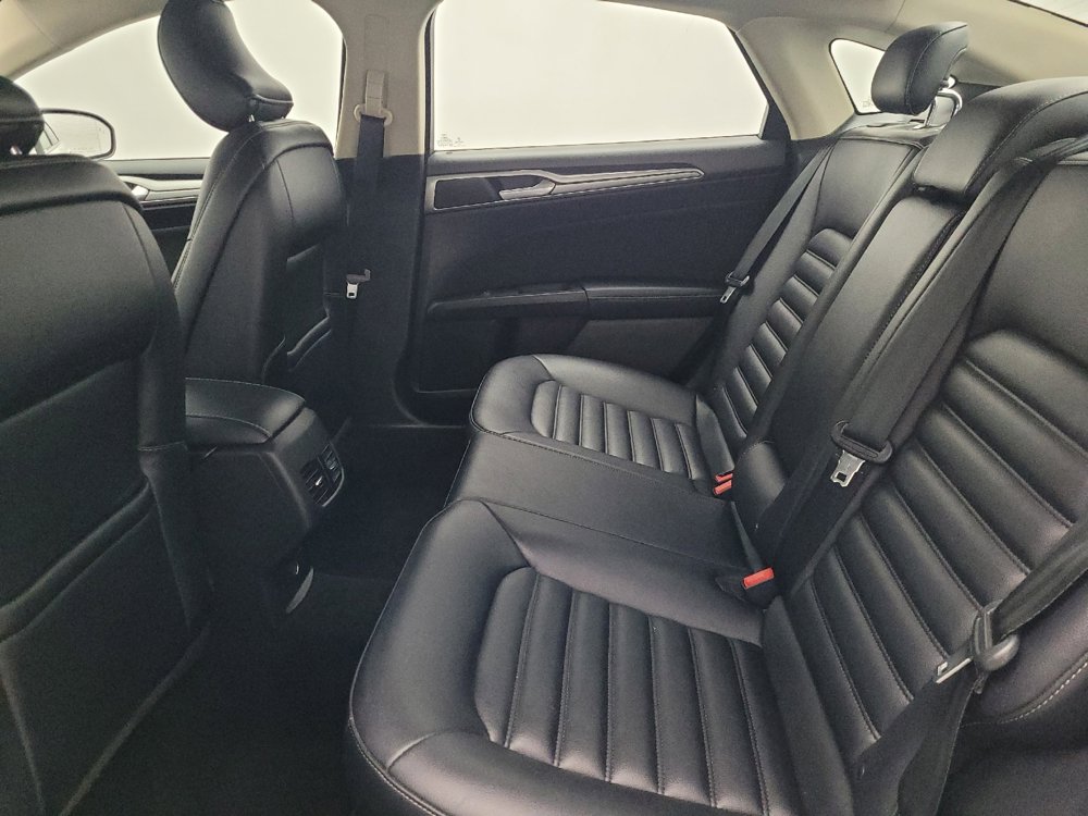 Used 2019 Ford Fusion SEL FWD image 18