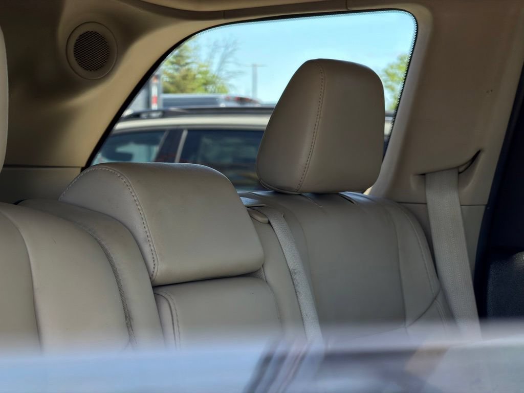 Used 2011 Jeep Grand Cherokee Limited w/ Luxury Group II AWD/4WD image 18