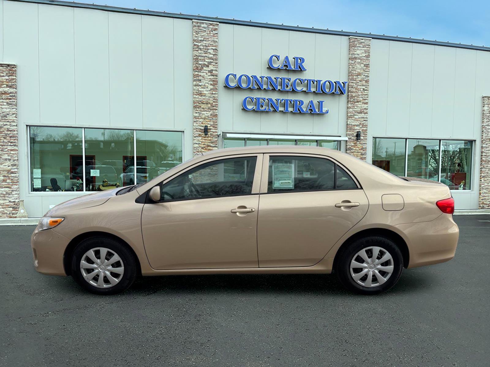 Used 2012 Toyota Corolla L image 2