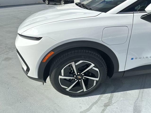 Used 2026 Chevrolet Equinox EV LT image 18