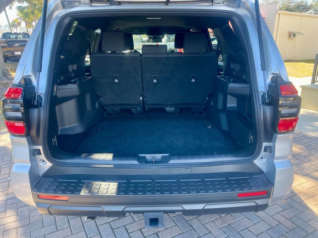 Used 2025 Toyota 4Runner SR5 image 5