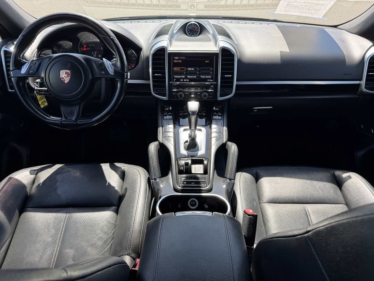 Used 2013 Porsche Cayenne Diesel AWD/4WD image 23