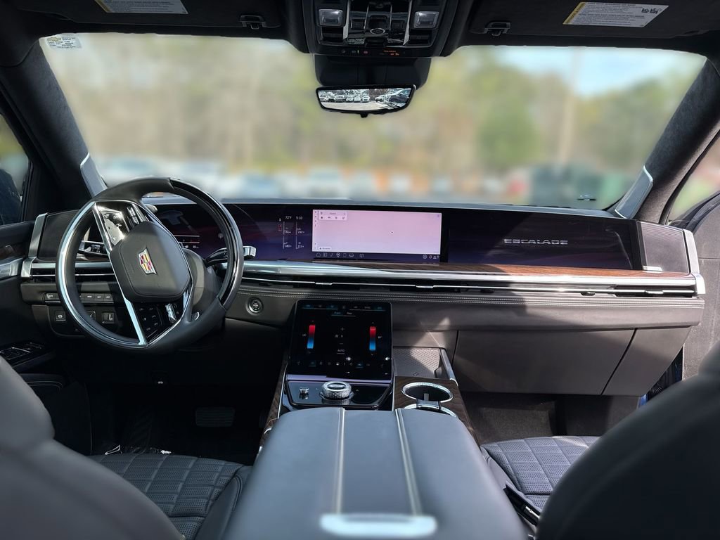 Used 2025 Cadillac Escalade Premium Luxury Platinum image 31