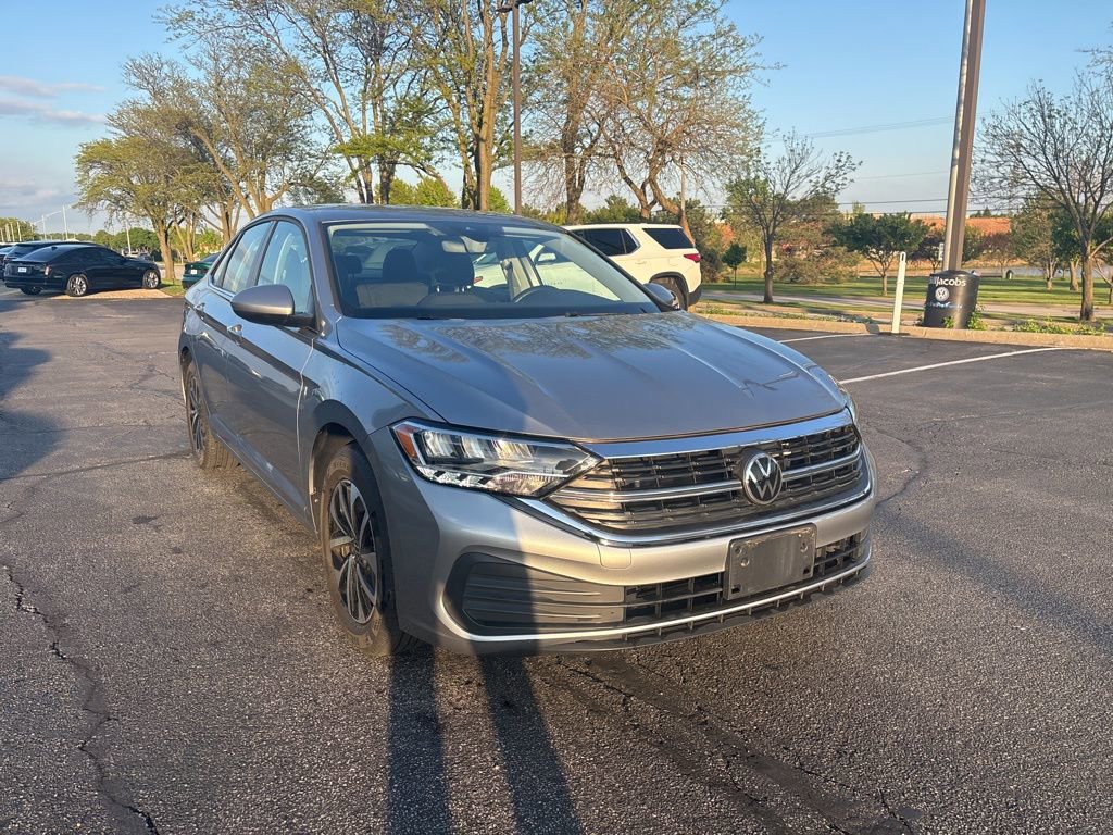 Used 2022 Volkswagen Jetta S w/ IQ.Drive Package FWD image 4