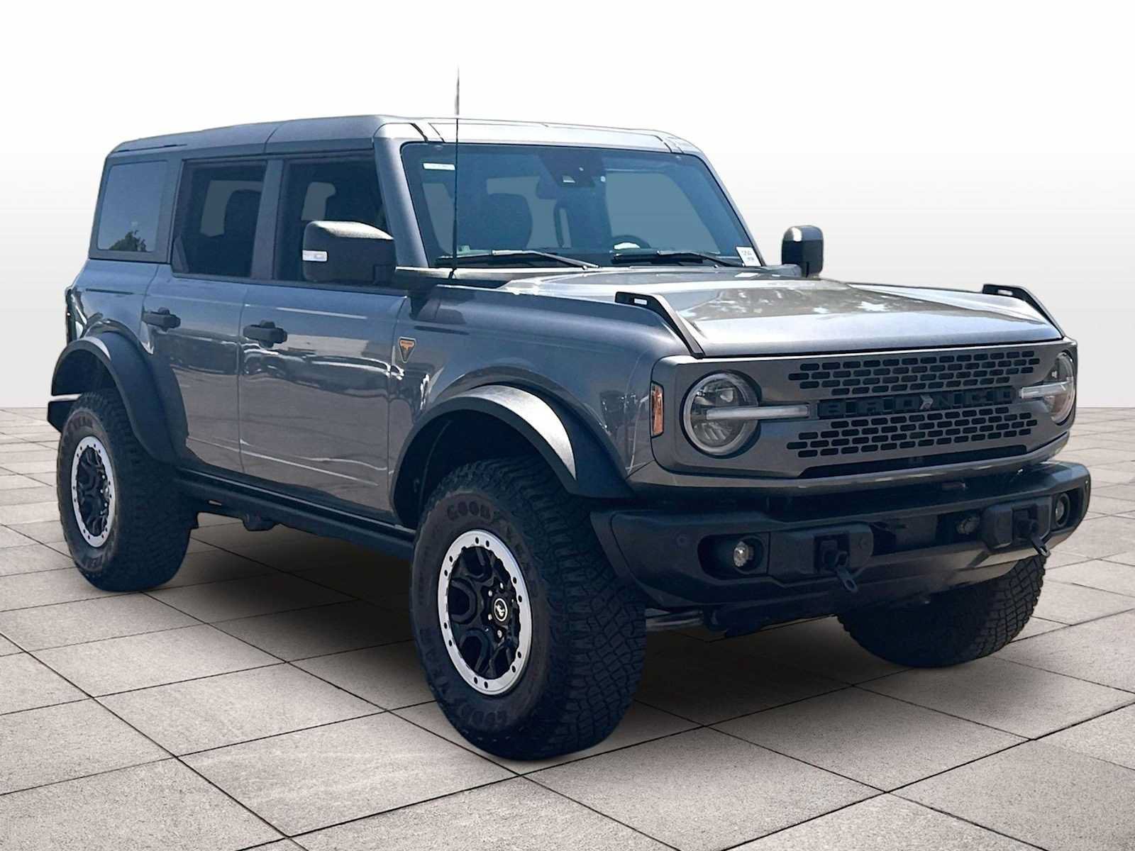Used 2023 Ford Bronco Badlands w/ Sasquatch Package AWD/4WD image 2