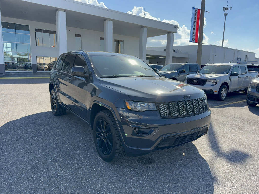 Used 2018 Jeep Grand Cherokee Altitude image 4