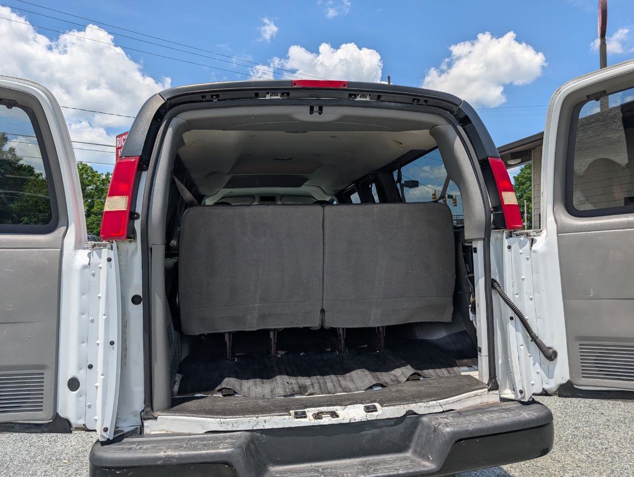 Used 2011 Chevrolet Express 2500 LS RWD image 25