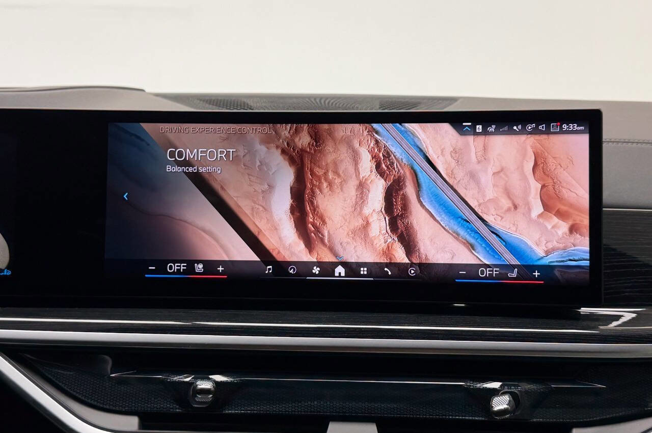 Used 2025 BMW X5 xDrive40i w/ M Sport Package image 82