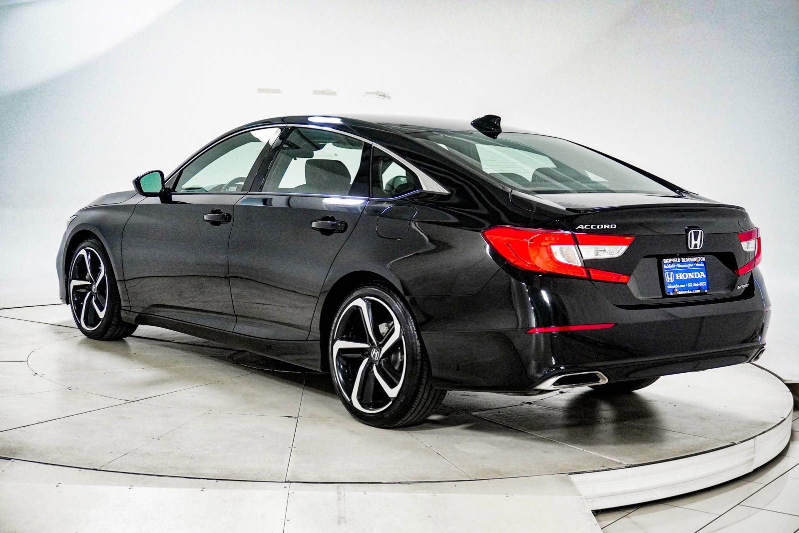 Used 2019 Honda Accord Sport image 6
