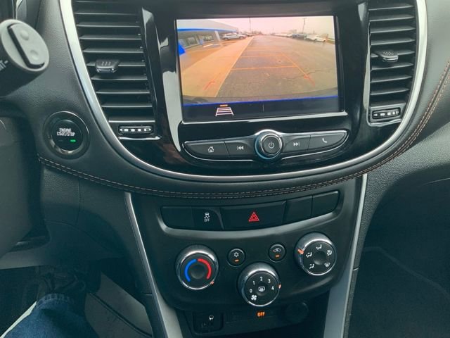 Used 2022 Chevrolet Trax LT w/ LT Convenience Package image 22