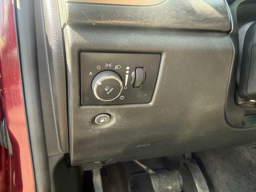 Used 2018 Jeep Grand Cherokee Laredo AWD/4WD image 13