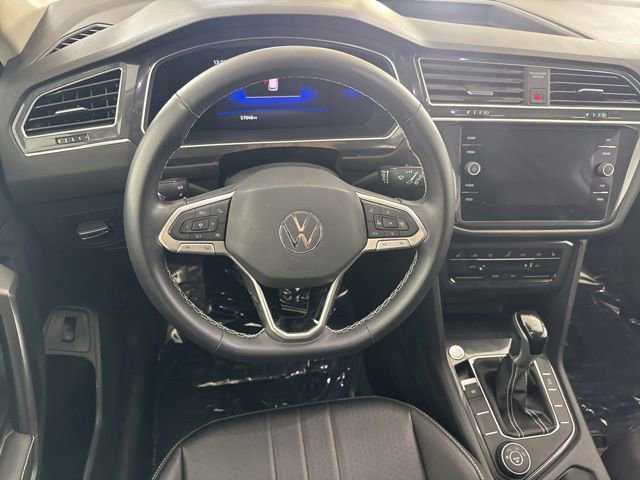Used 2022 Volkswagen Tiguan SE AWD/4WD image 28