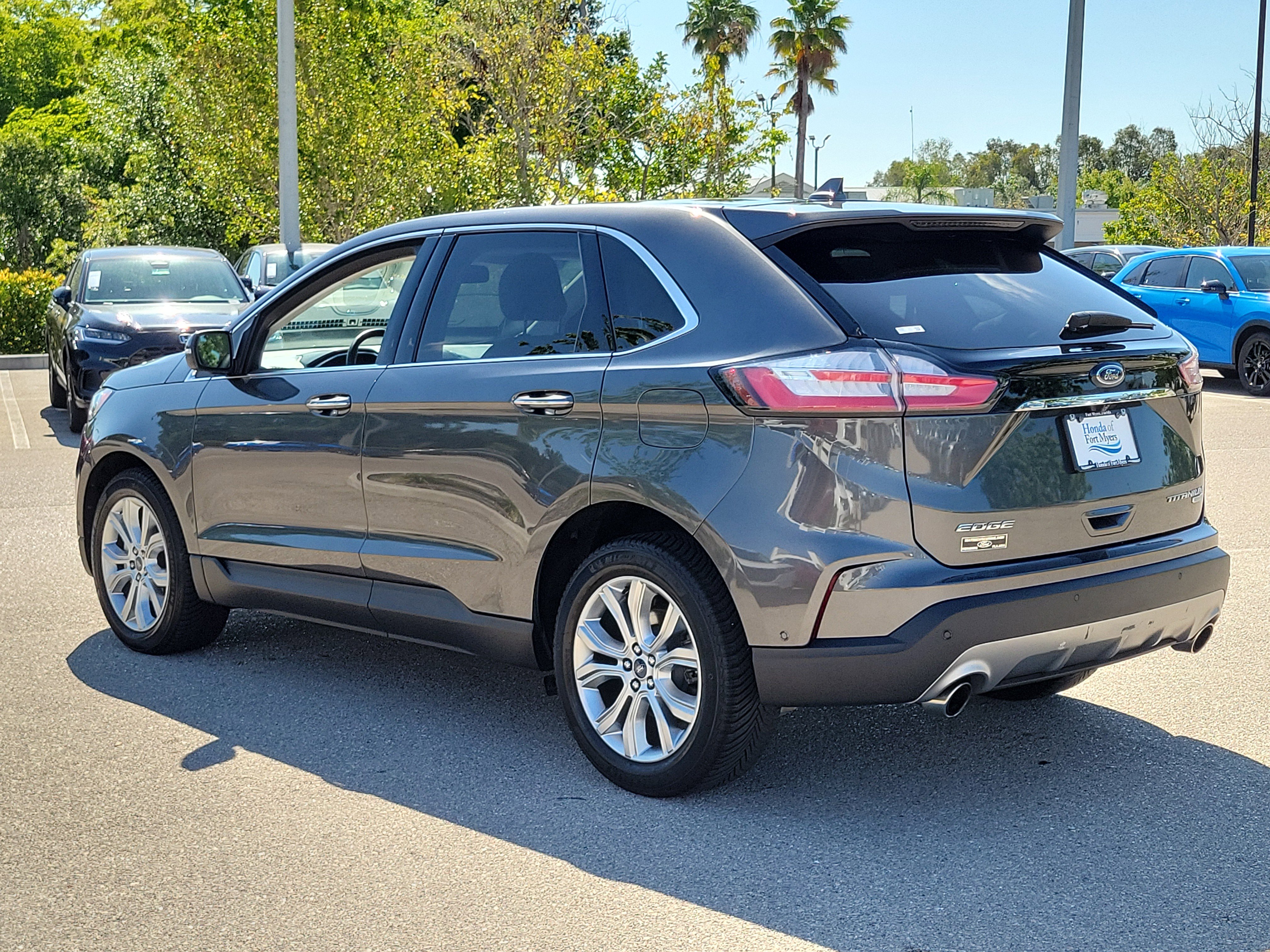 Used 2019 Ford Edge Titanium w/ Equipment Group 301A FWD image 4