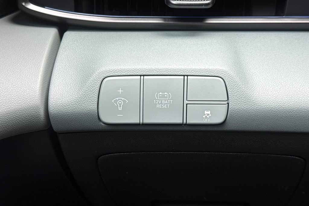 New 2026 Hyundai Elantra Limited FWD image 29