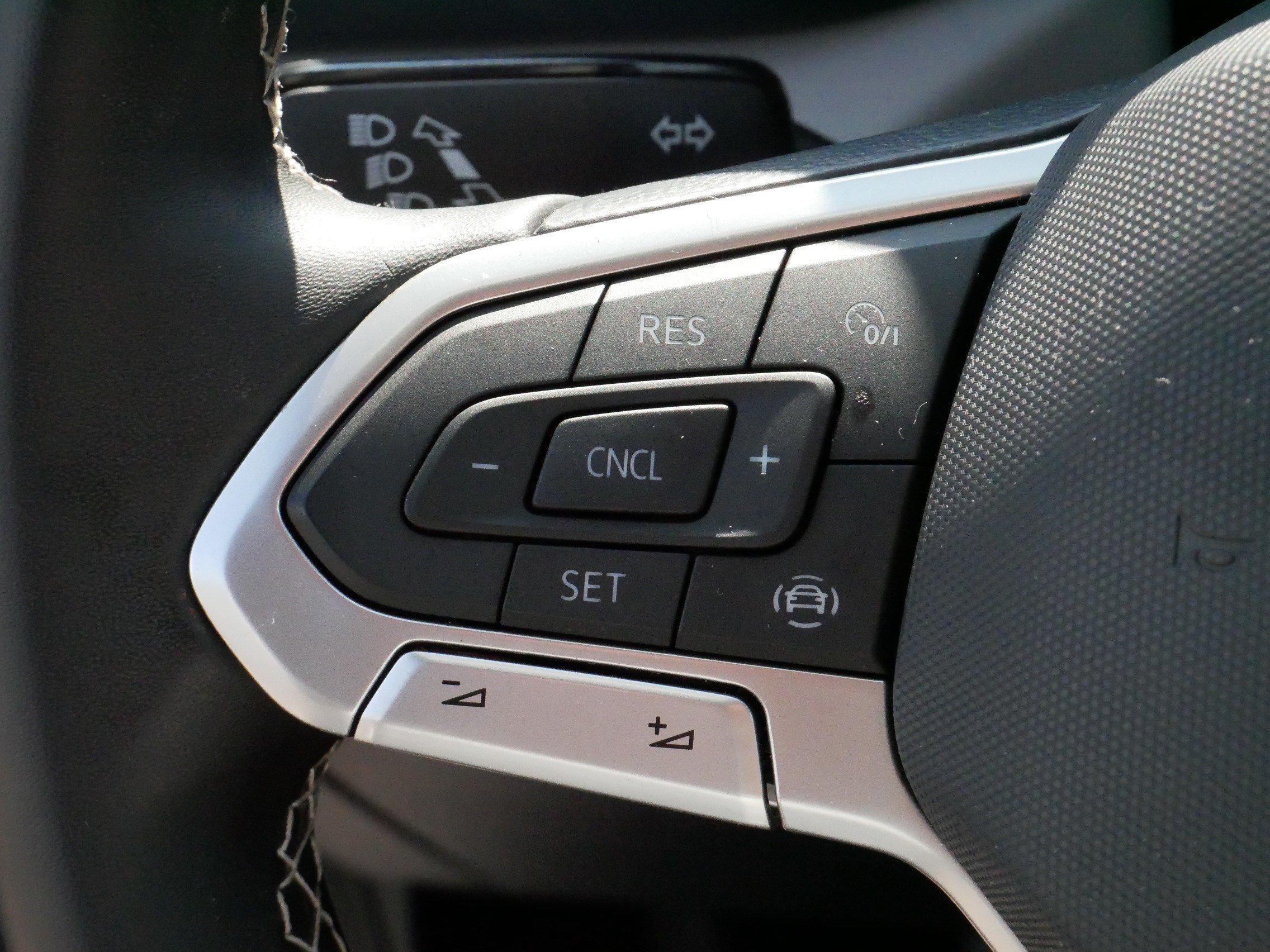 Certified 2022 Volkswagen Taos SE AWD/4WD image 25