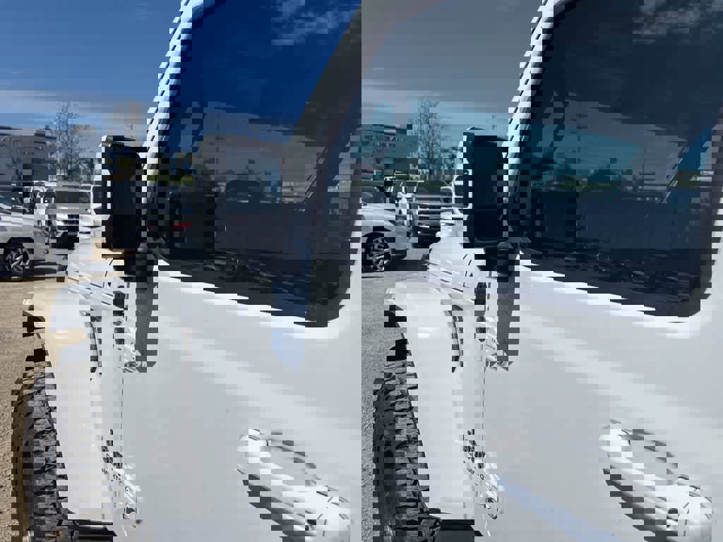 Used 2021 Jeep Gladiator Overland image 15