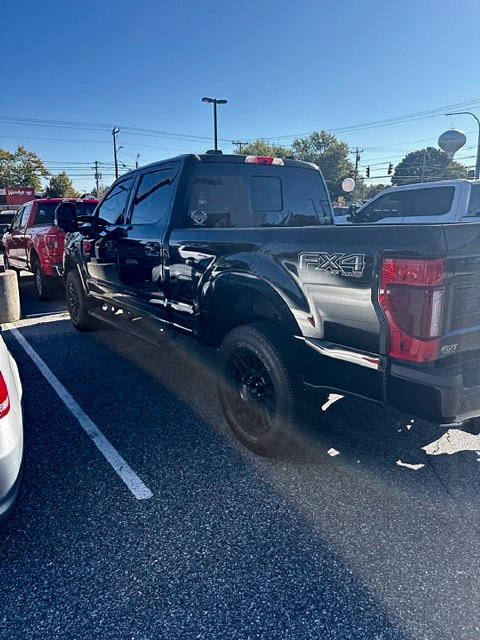 Used 2022 Ford F350 Lariat w/ Black Appearance Package AWD/4WD image 8