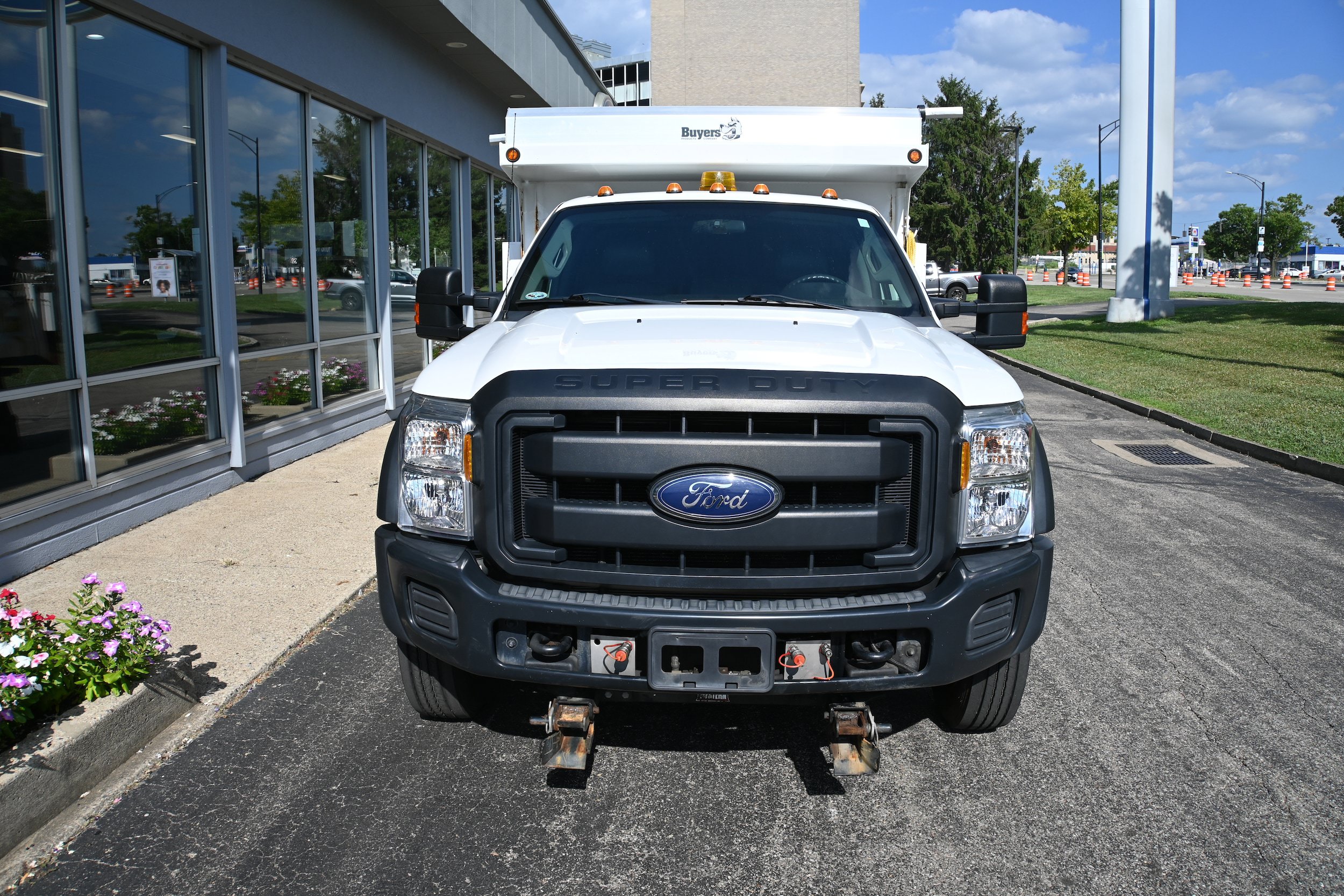 Used 2015 Ford F550 4x4 Regular Cab Super Duty image 3